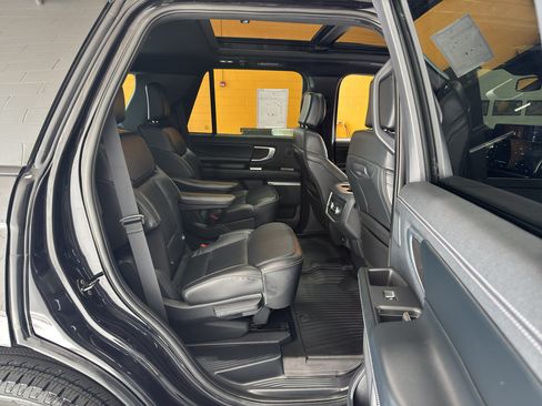 Used 2025 Ford Expedition Platinum w/ Stealth Performance Package AWD/4WD image 22