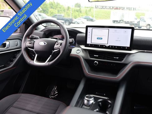 Used 2025 Ford Explorer ST-Line w/ ST-Line Street Pack AWD/4WD image 14