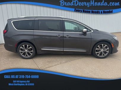 Used 2018 Chrysler Pacifica Limited w/ Tire & Wheel Group