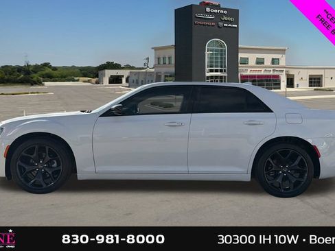 Used 2023 Chrysler 300 Touring w/ Sport Appearance Package RWD image 6