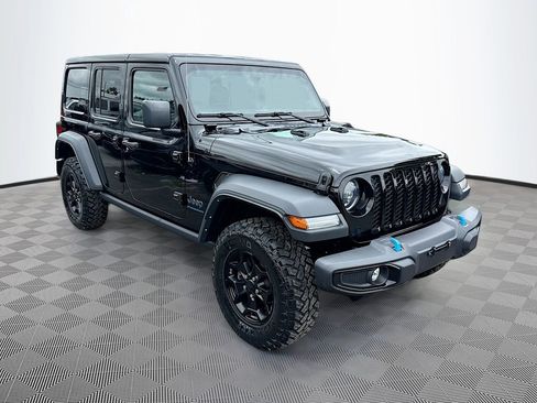 Used 2023 Jeep Wrangler Unlimited w/ Cold Weather Group AWD/4WD image 4