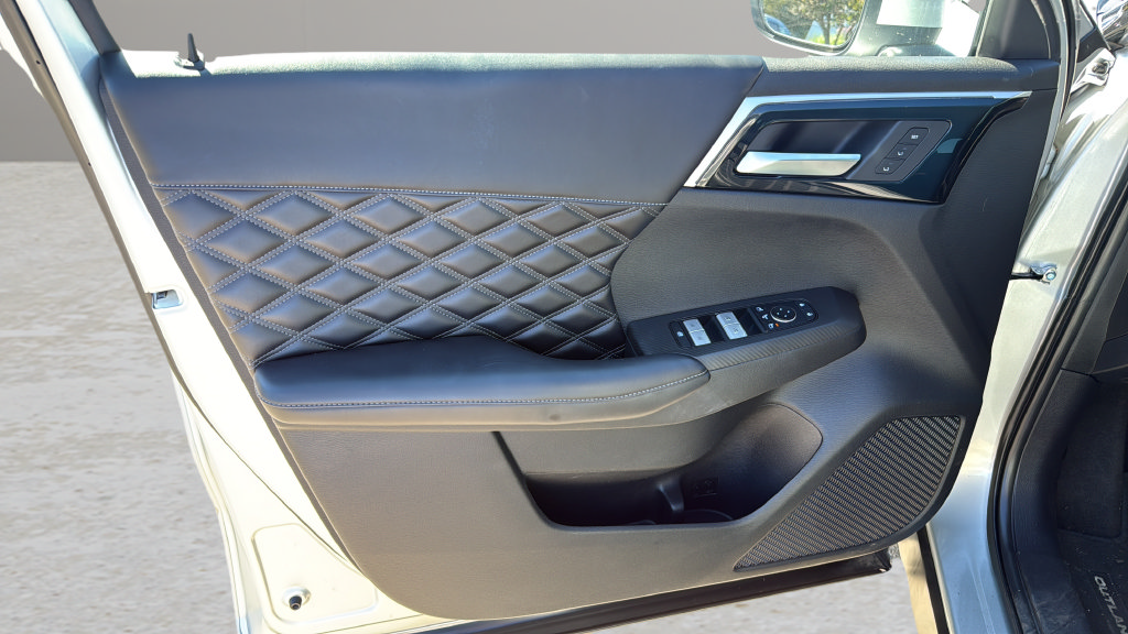 Used 2022 Mitsubishi Outlander SEL AWD/4WD image 10