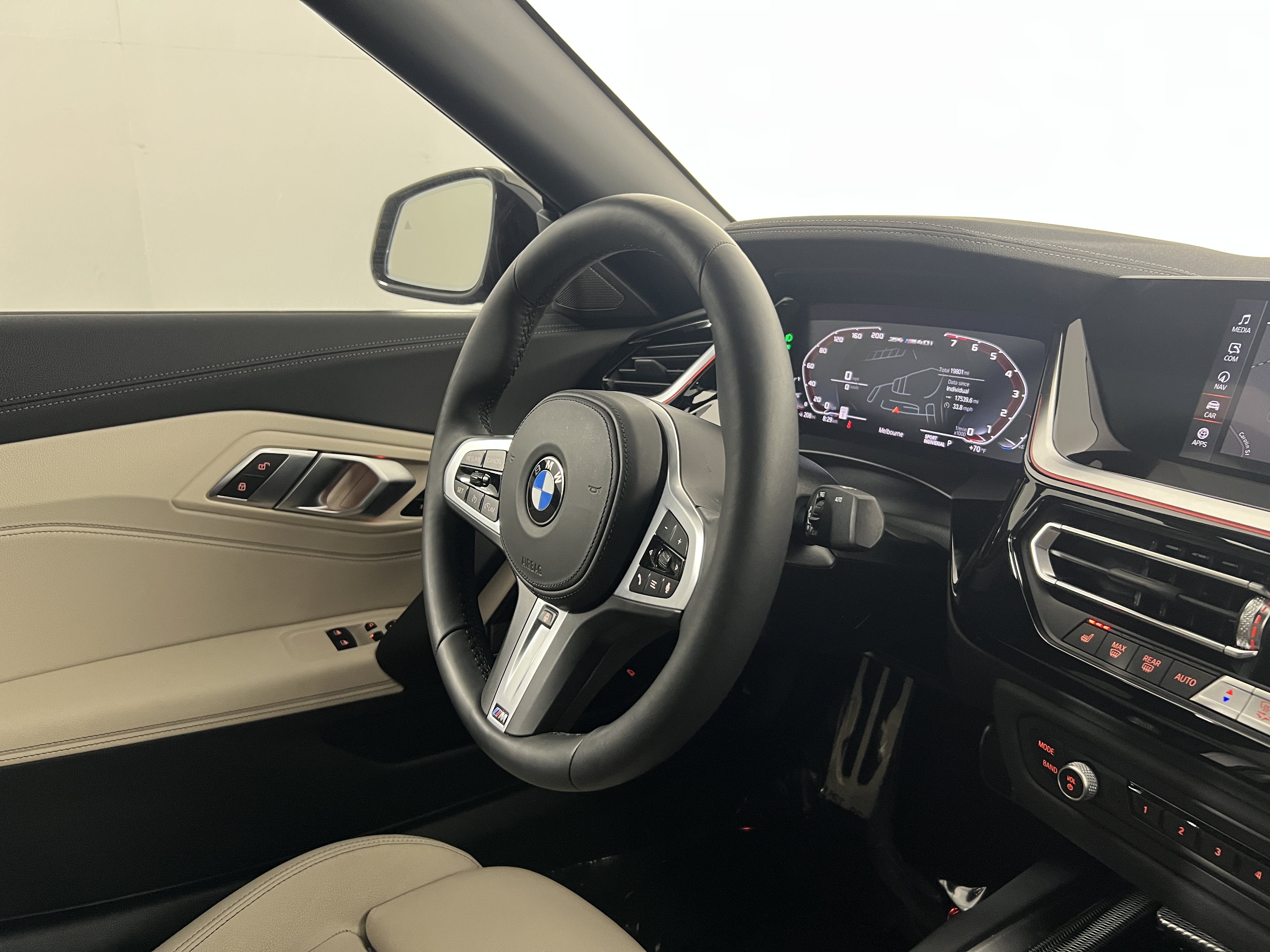 Used 2025 BMW Z4 M40i w/ Premium Package RWD image 11