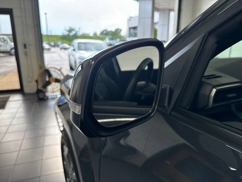 Used 2025 Toyota 4Runner Limited AWD/4WD image 13