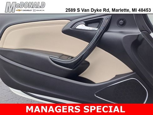 Used 2019 Buick Cascada Premium image 17