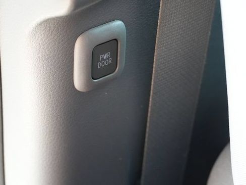 Used 2021 Toyota Sienna LE FWD image 20