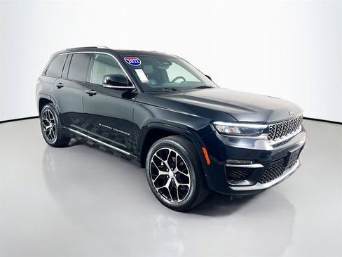 Used 2022 Jeep Grand Cherokee Summit AWD/4WD image 2