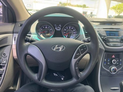 Used 2016 Hyundai Elantra SE FWD image 20
