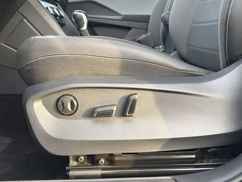 Used 2023 Volkswagen Taos SE AWD/4WD image 21