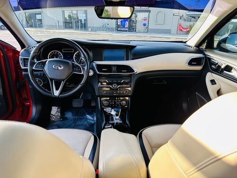 Used 2019 INFINITI QX30 w/ Navigation Package image 34