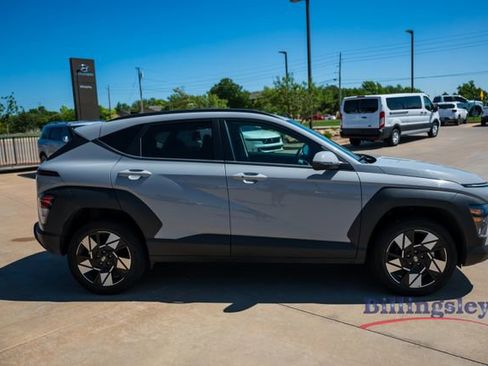 Used 2025 Hyundai Kona SEL AWD/4WD image 6