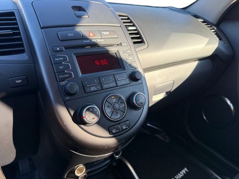 Used 2013 Kia Soul + image 12