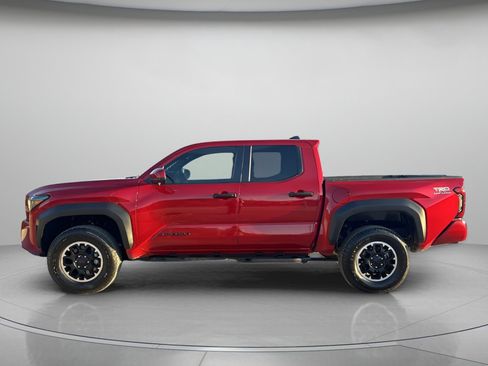 Used 2024 Toyota Tacoma TRD Off-Road image 5