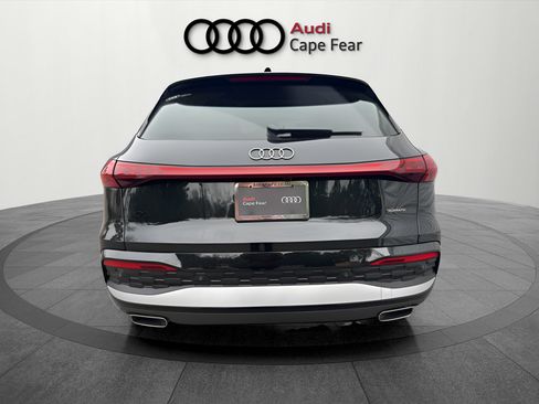 Used 2025 Audi Q5 Premium Plus AWD/4WD image 3