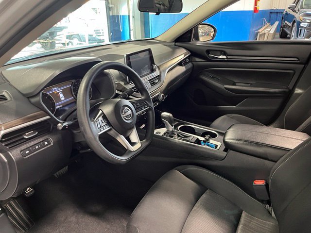 Used 2024 Nissan Altima 2.5 SV FWD image 23