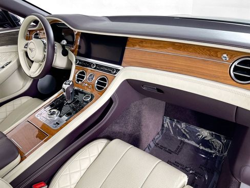 Used 2022 Bentley Continental GT AWD/4WD image 2