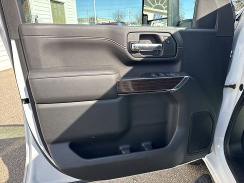 Used 2023 GMC Sierra 2500 SLE image 11