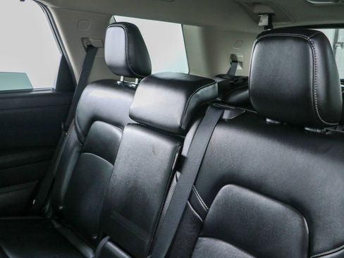 Used 2024 Nissan Pathfinder SL FWD image 24