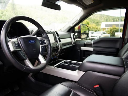 Used 2020 Ford F250 Lariat w/ Lariat Ultimate Package AWD/4WD image 11