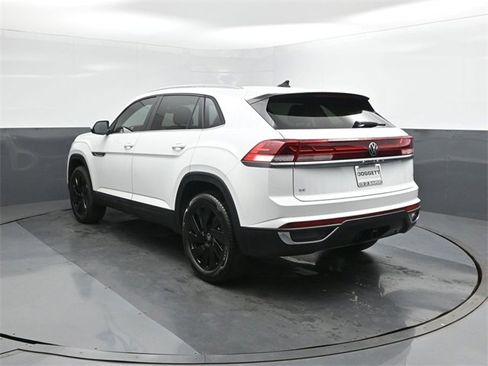 New 2026 Volkswagen Atlas Cross Sport SE image 5