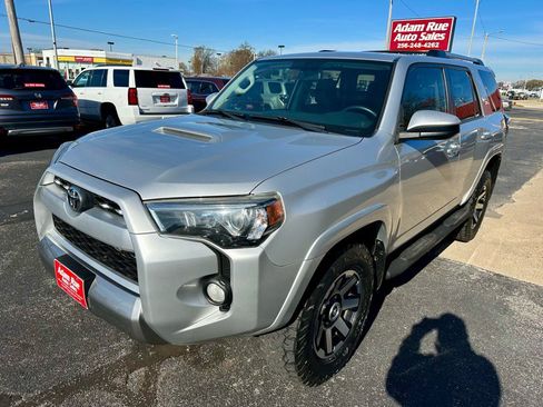 Used 2018 Toyota 4Runner 4WD image 4