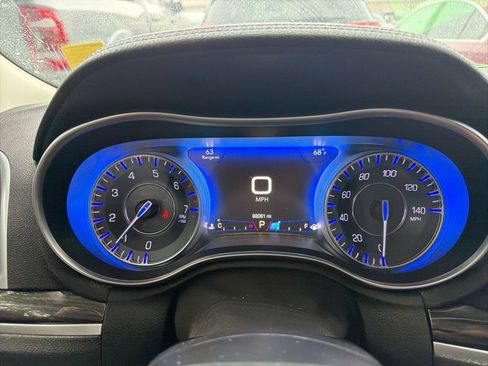 Used 2016 Chrysler 300 Limited AWD/4WD image 18