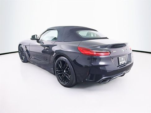 Used 2025 BMW Z4 M40i w/ Premium Package image 5