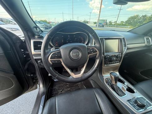 Used 2017 Jeep Grand Cherokee Limited AWD/4WD image 16