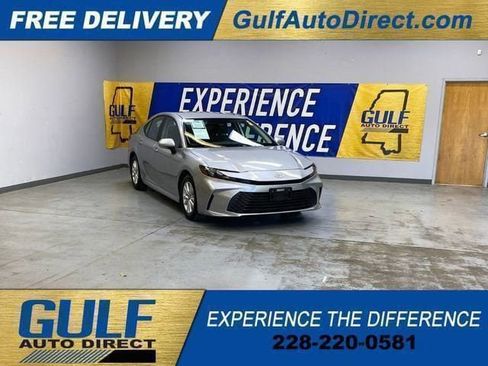 Used 2025 Toyota Camry LE FWD image 1