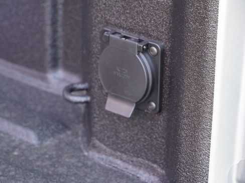 New 2026 GMC Sierra 1500 SLT image 36