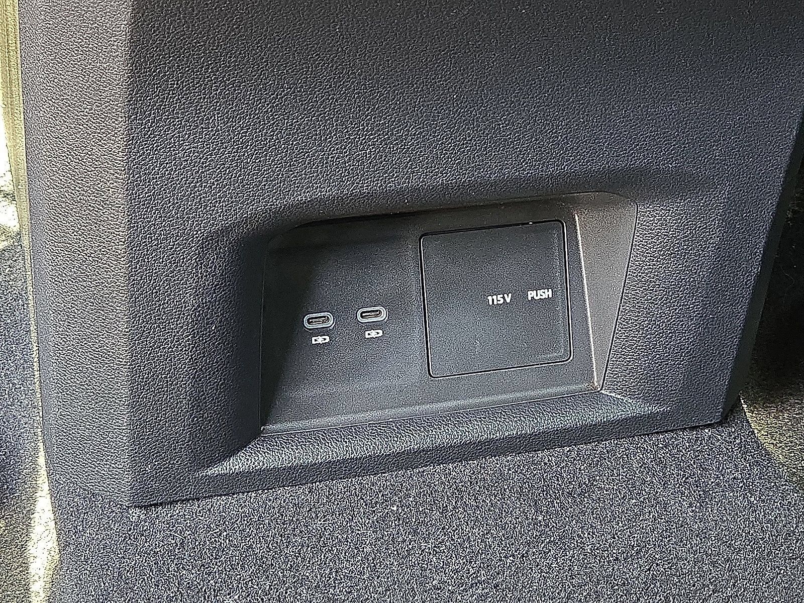 Used 2023 Volkswagen Atlas Cross Sport SE w/ Panoramic Sunroof Package FWD image 16