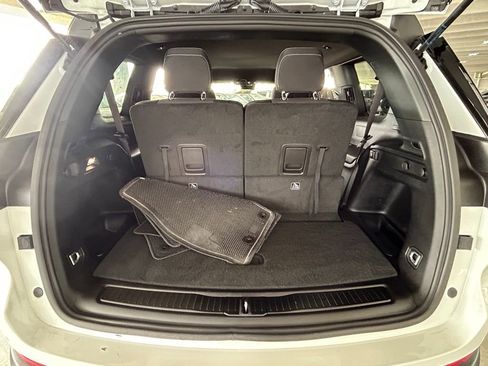 Used 2025 Jeep Grand Cherokee L Laredo image 40