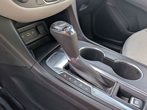 Used 2019 Chevrolet Equinox LT image 22