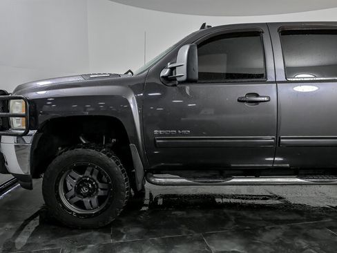 Used 2011 Chevrolet Silverado 3500 LTZ w/ LTZ Plus Package AWD/4WD image 6