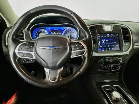 Used 2020 Chrysler 300 Touring w/ Sport Appearance Package RWD image 10