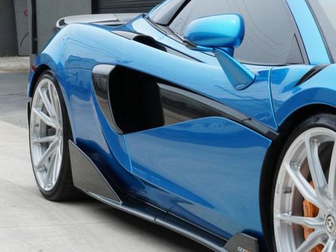 Used 2020 McLaren 600LT Spider RWD image 28