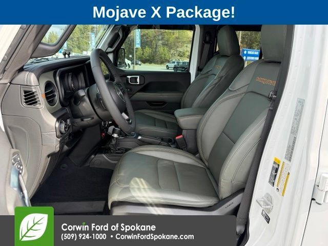 Used 2025 Jeep Gladiator Mojave AWD/4WD image 2