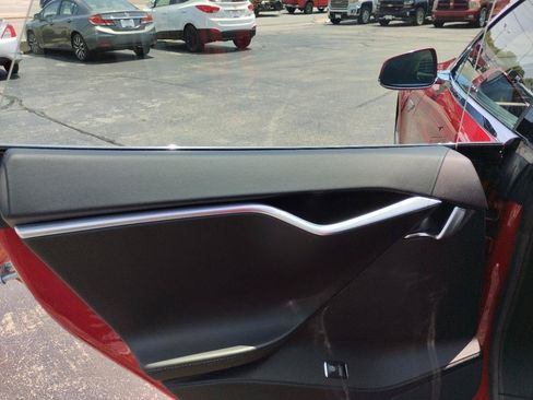 Used 2013 Tesla Model S RWD image 32
