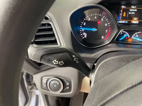 Used 2018 Ford Escape SE FWD image 14