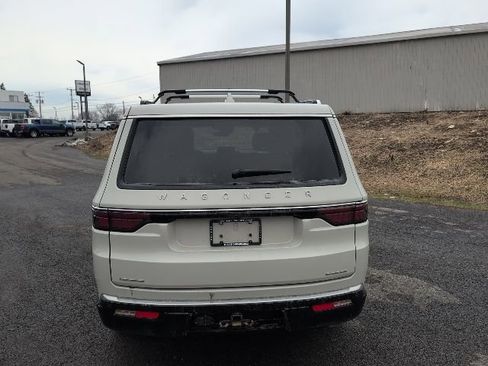 Used 2022 Jeep Wagoneer Series II w/ Premium Group I image 5