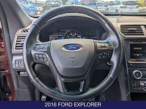 Used 2016 Ford Explorer XLT w/ Equipment Group 202A AWD/4WD image 18