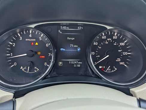 Used 2015 Nissan Rogue SV w/ SV Premium Package FWD image 23