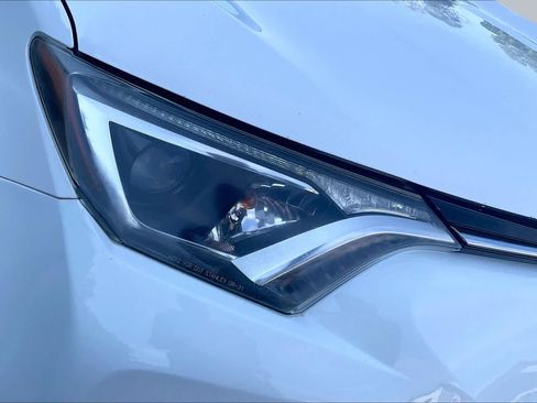 Used 2016 Toyota RAV4 XLE AWD/4WD image 26