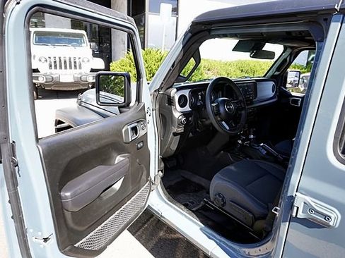 Used 2024 Jeep Wrangler Unlimited Sport AWD/4WD image 38