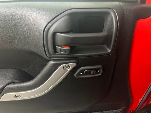 Used 2017 Jeep Wrangler Unlimited Rubicon w/ Connectivity Group image 52