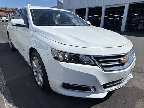 Used 2017 Chevrolet Impala LT FWD image 1
