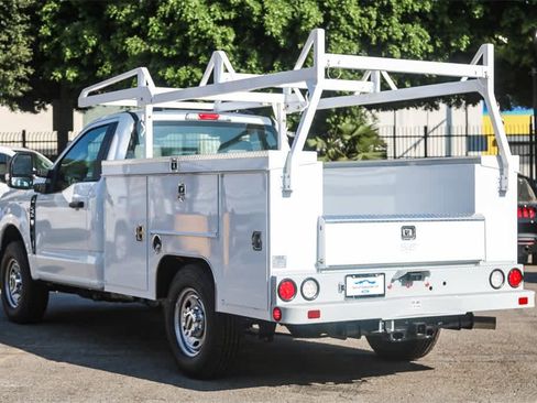 New 2025 Ford F250 XL w/ XL Chrome Package image 9