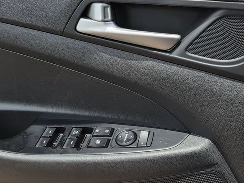 Used 2020 Hyundai Tucson SE FWD image 16