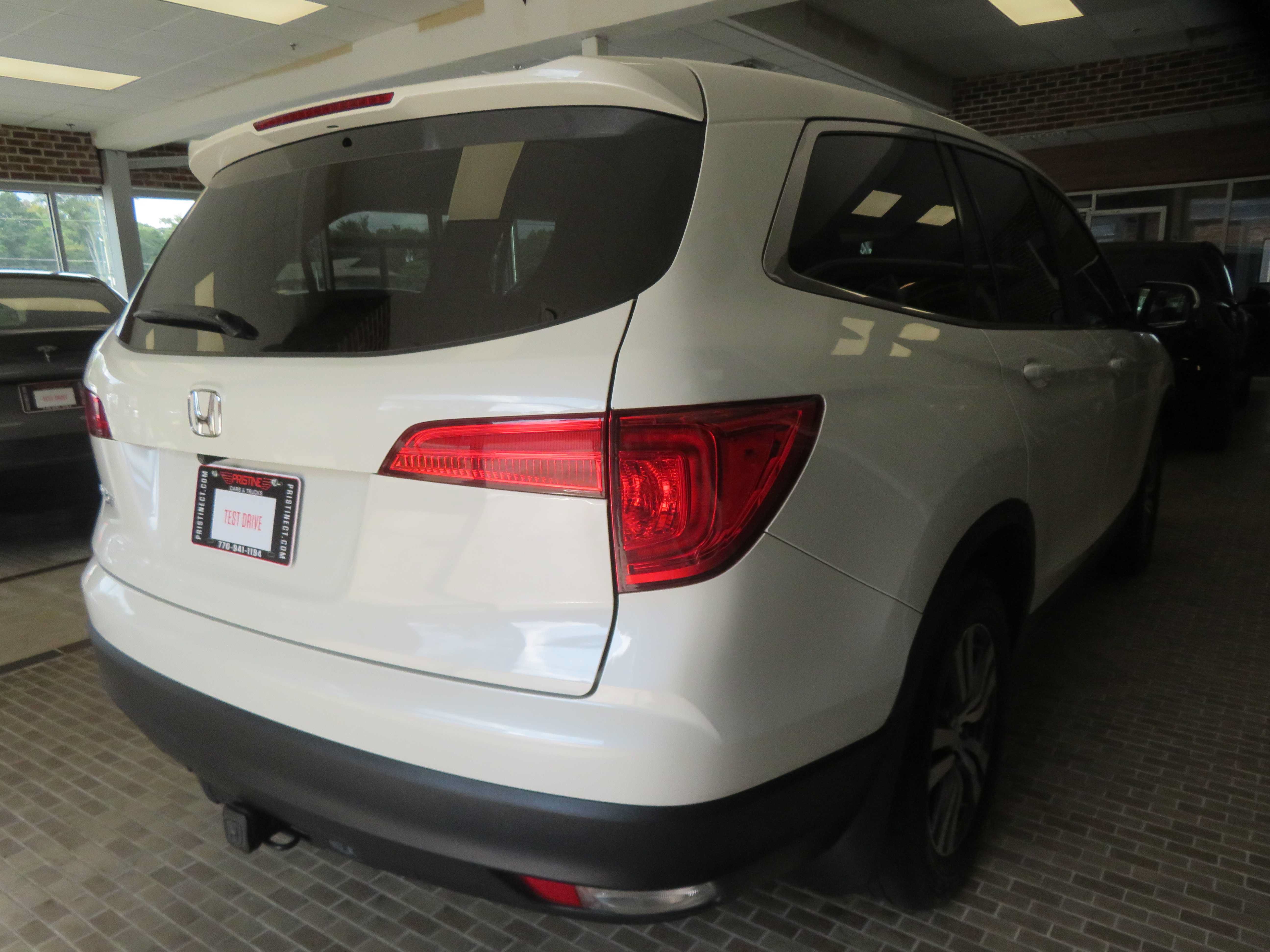 Used 2017 Honda Pilot EX-L image 4
