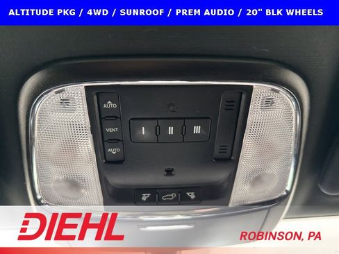 Used 2018 Jeep Grand Cherokee Altitude image 34